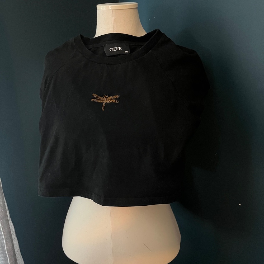 Black Crop T-Shirt with Short Sleeves